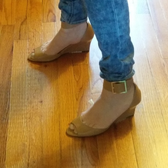 Chic Beige Arturo Chiang Wedges Size 9.5 - Picture 10 of 15